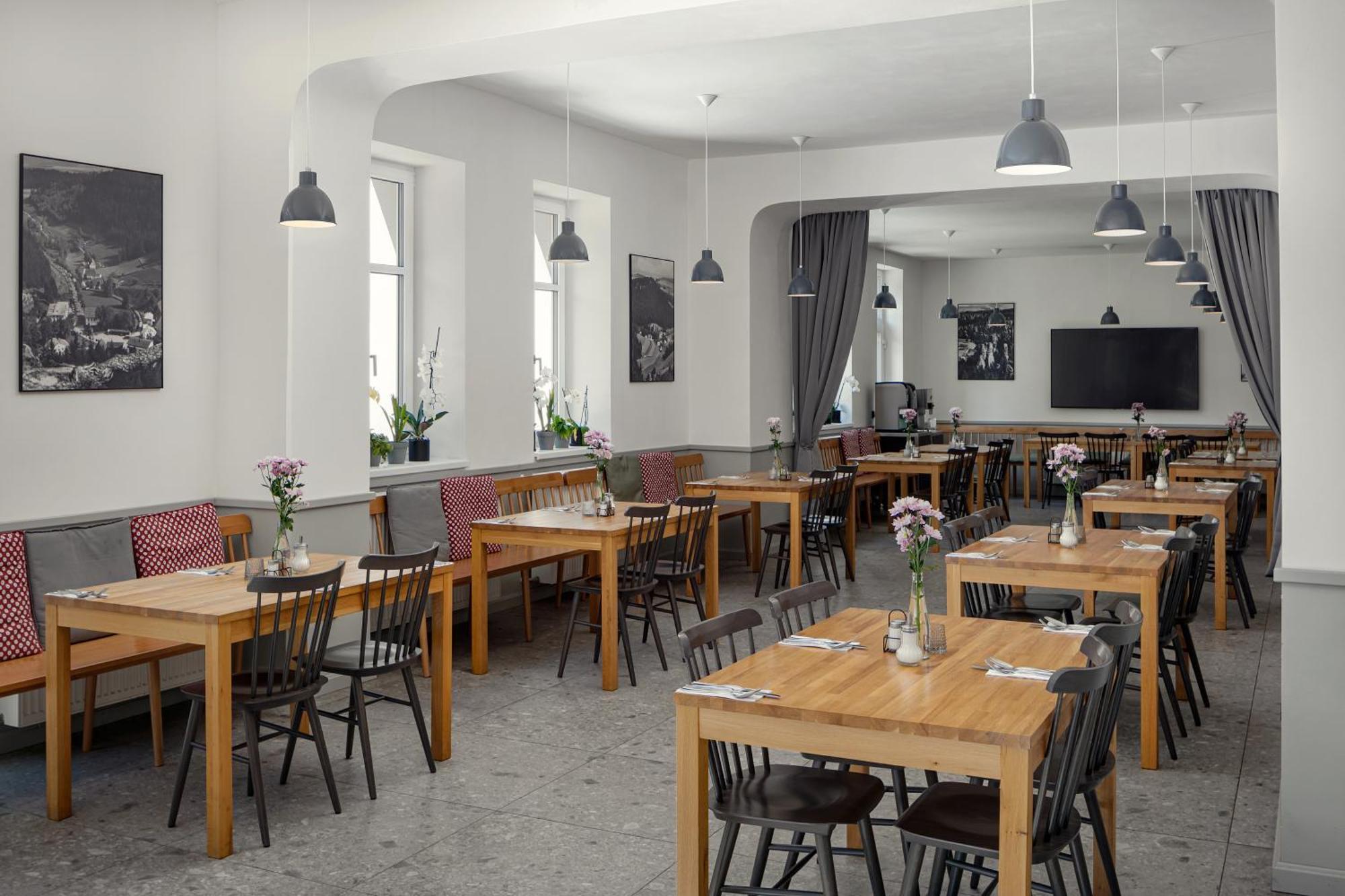 Hotel Orlik Teplice nad Metují Zewnętrze zdjęcie